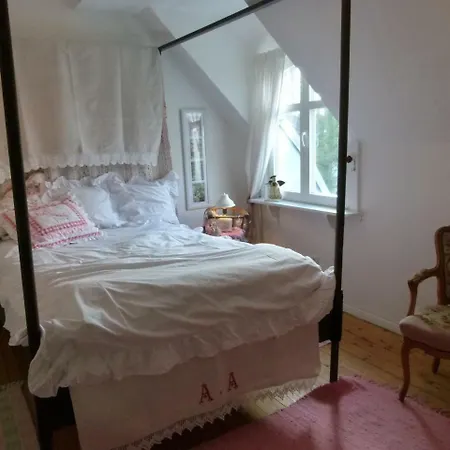 Romantisches Ferienzimmer 9 - #68493 Lejlighed